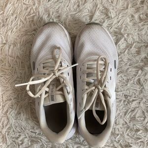 women’s nine sneakers